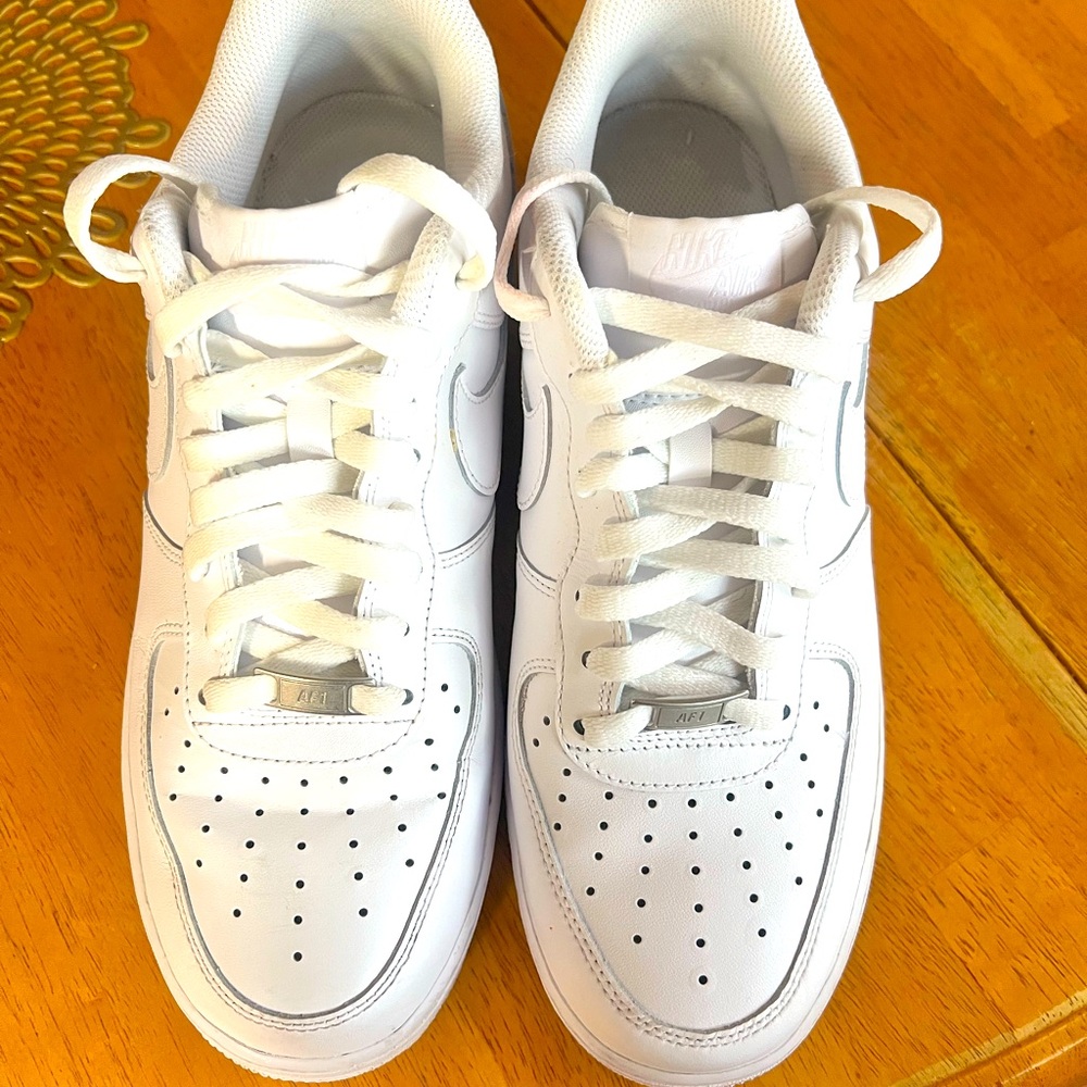 Nike men’s tennis shoes